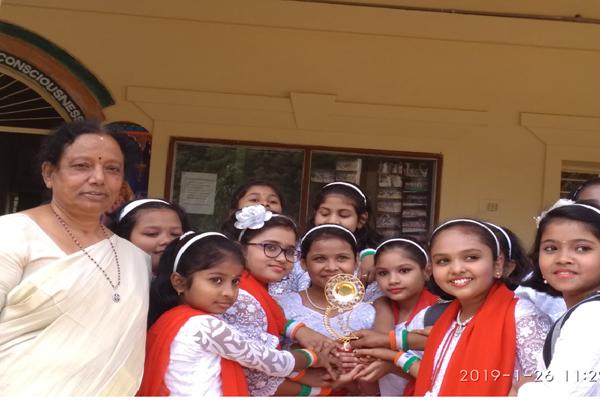 MVM Nayagarh Students Prize On Republic Day