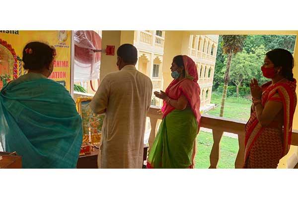 Maharishi Vidya Mandir Nayagarh celebrated Gurupurnima on 24 July 2021 in school premises with full enthusiasm following the protocol of Covid 19.